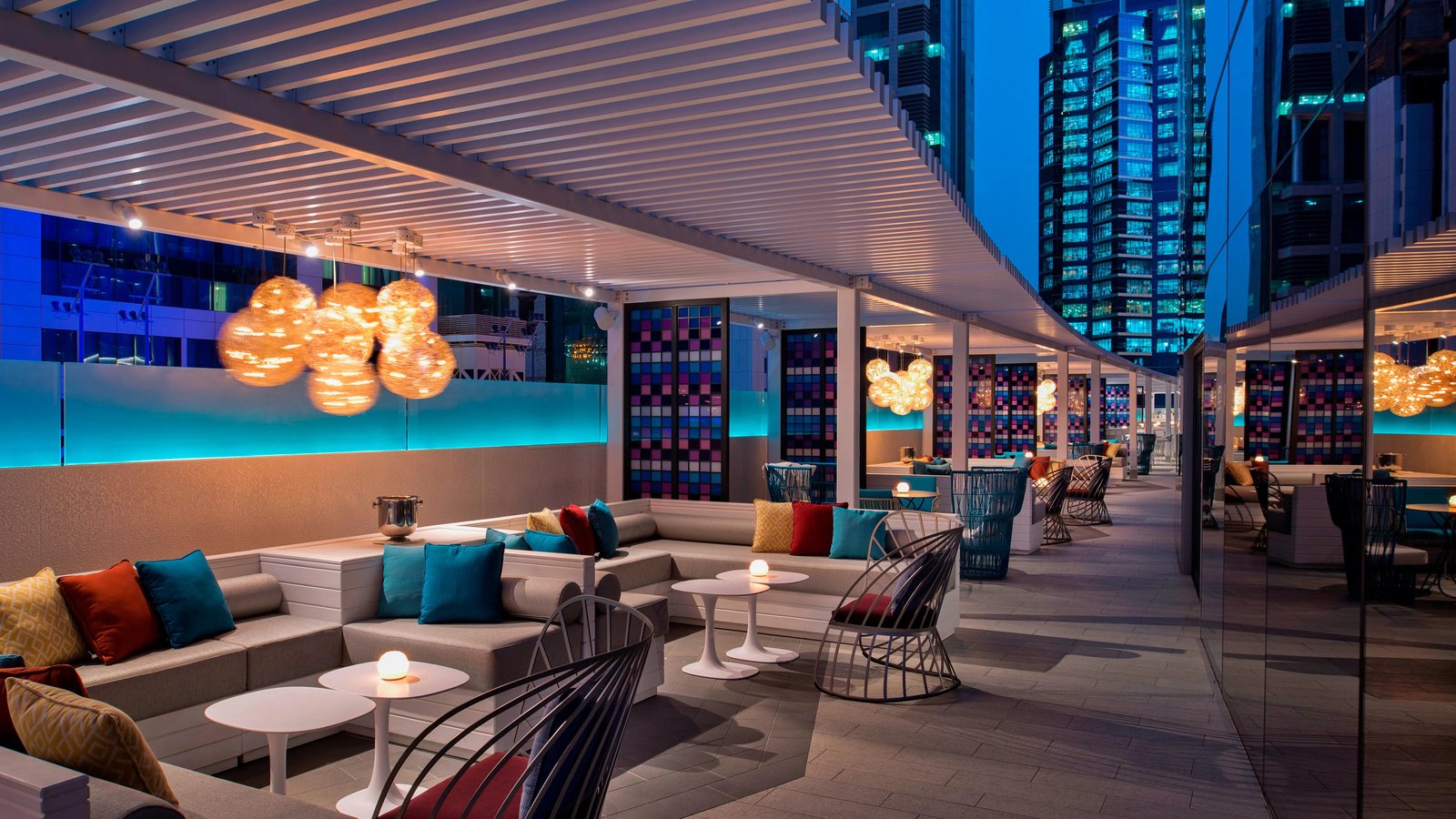 W Doha, vibe