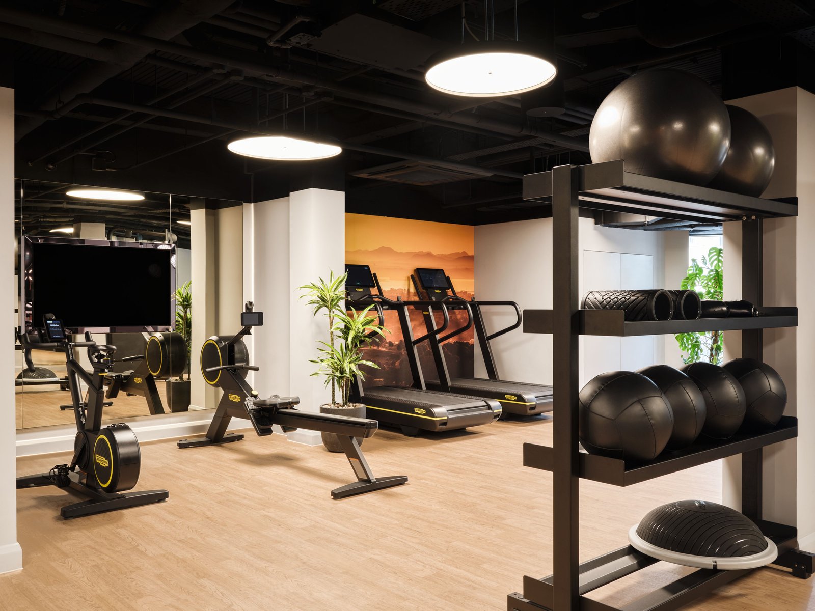 W Edinburgh, the gym and sauna