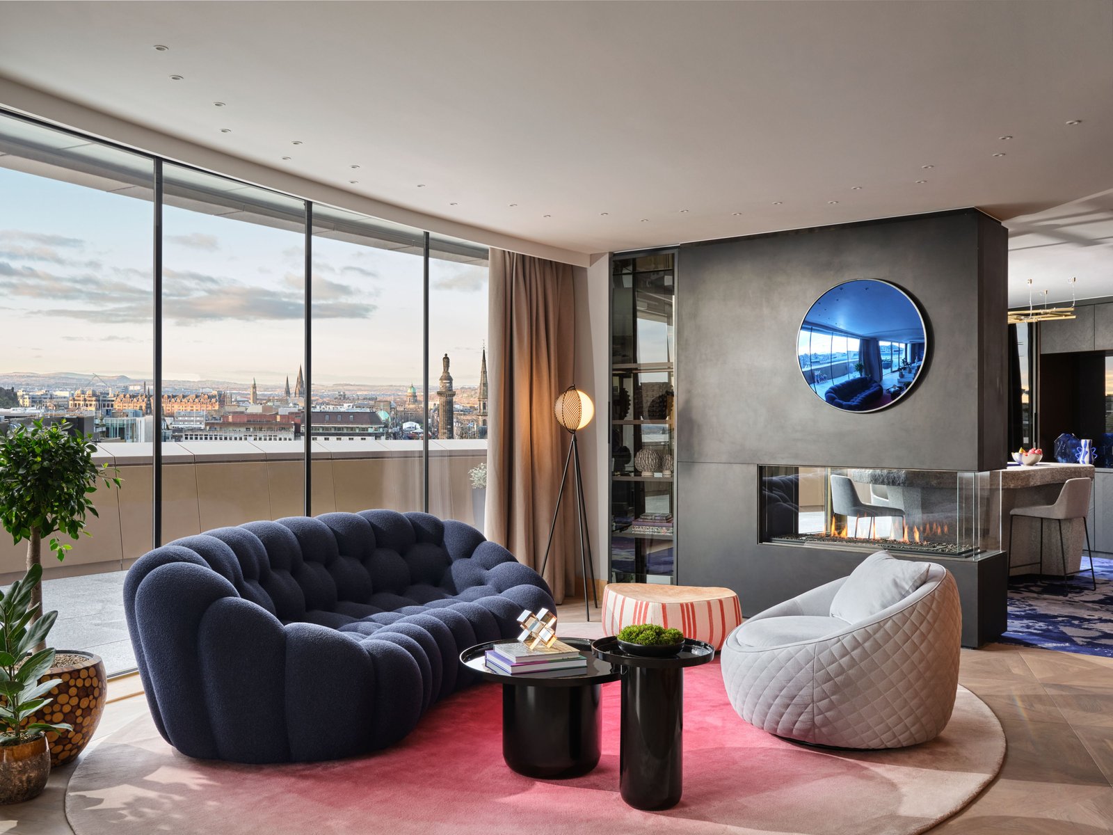 W Edinburgh, rooms