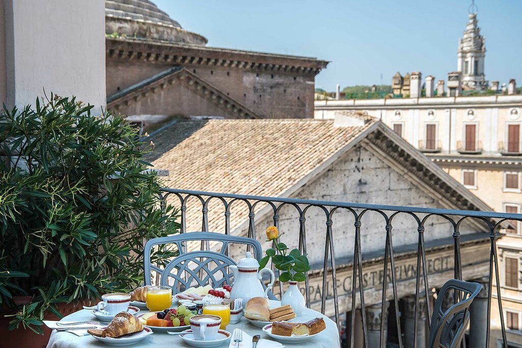 Hotel Albergo del Senato — vibe
