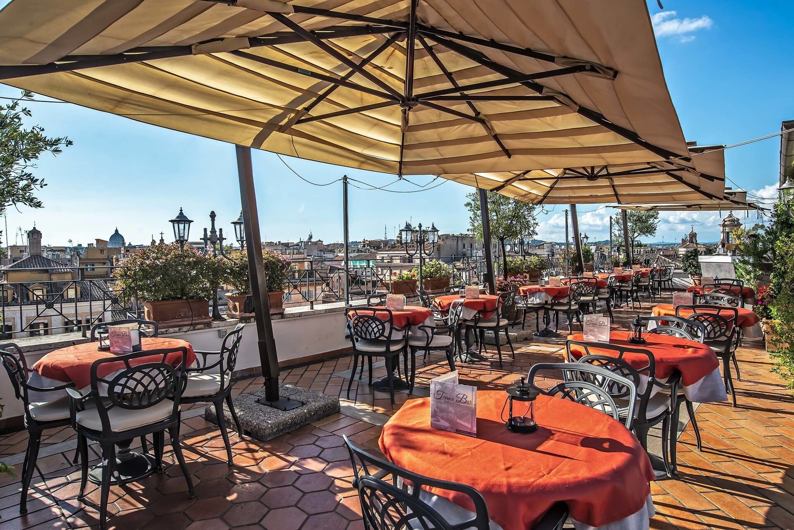 Hotel Albergo del Senato — eat & drink