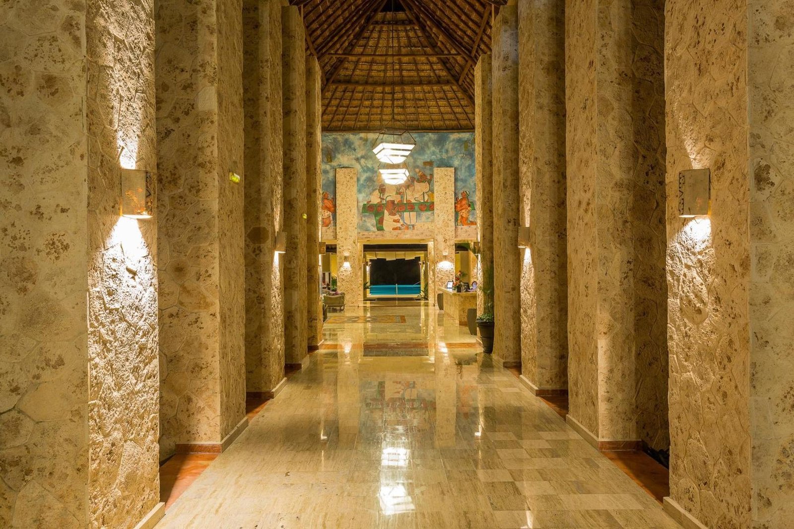 TRS Yucatan Hotel, vibe