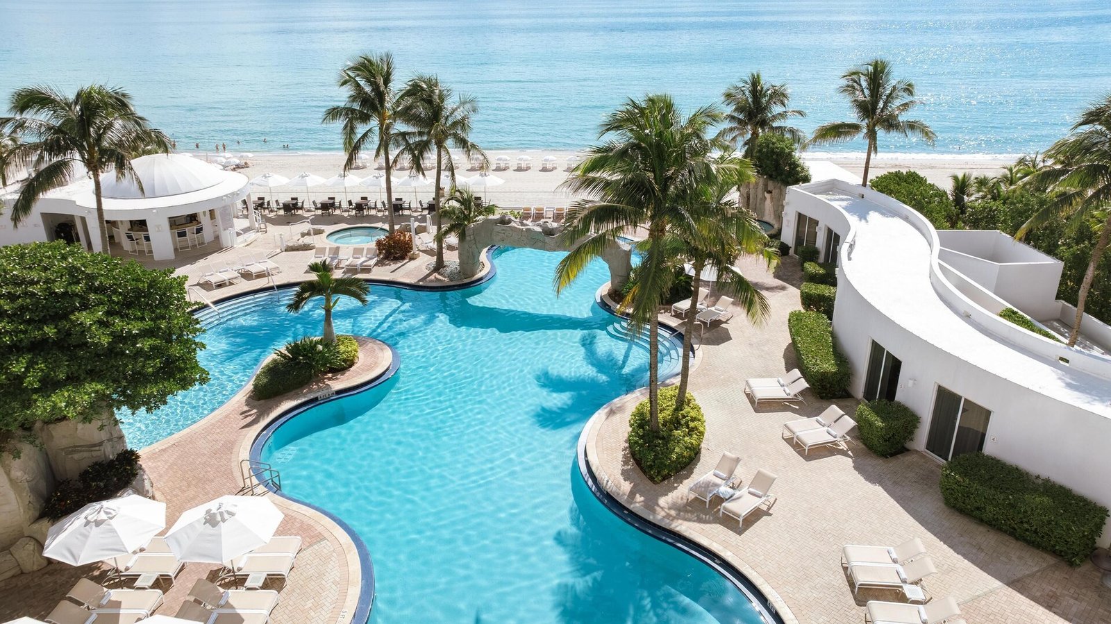 Trump International Beach Resort, the pool
