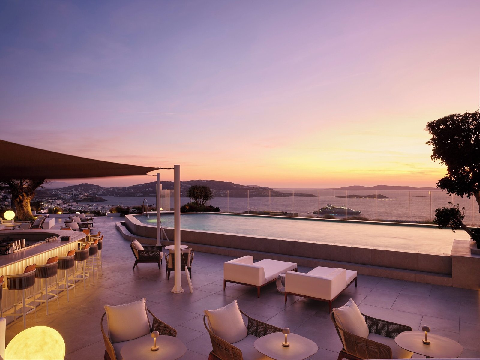 Deos Mykonos - A Myconian Collection Hotel, eat & drink