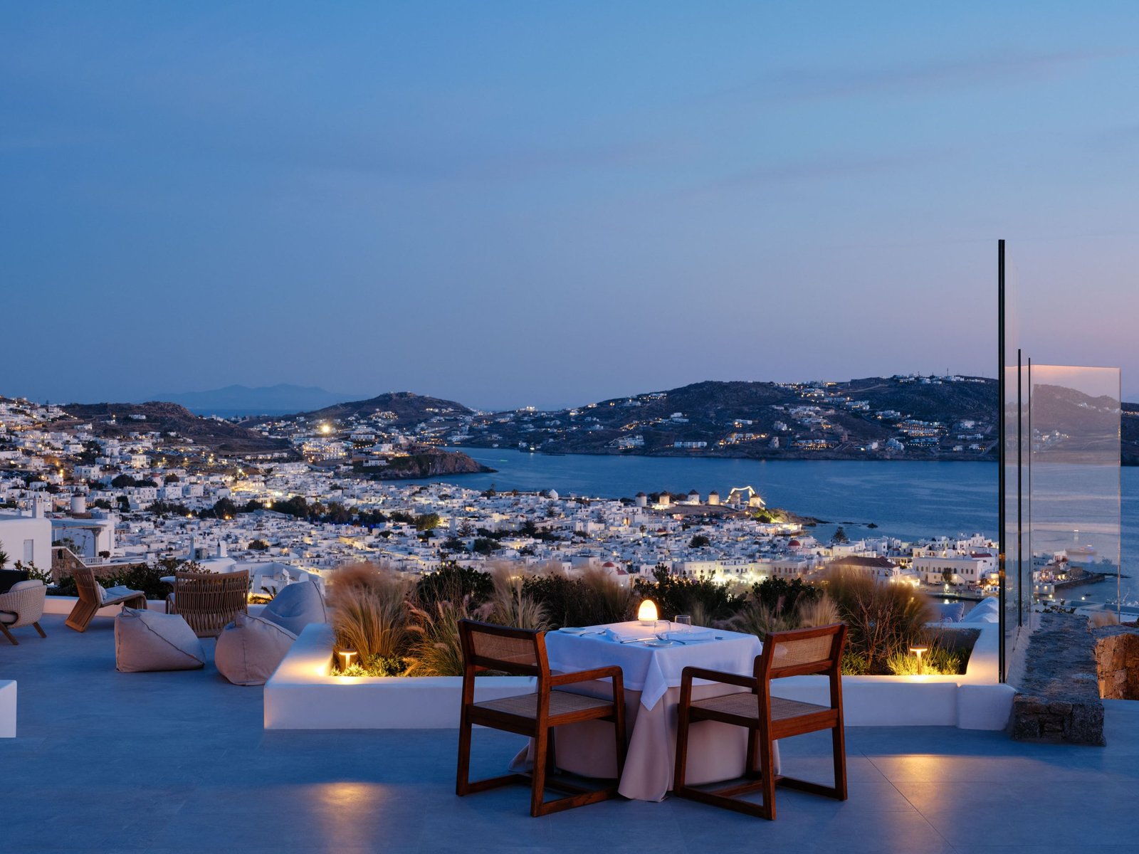Deos Mykonos - A Myconian Collection Hotel, eat & drink