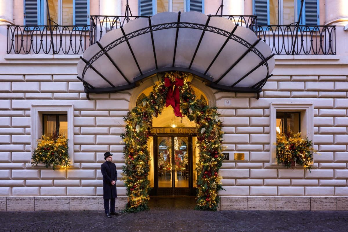 Hotel de Russie — backstory