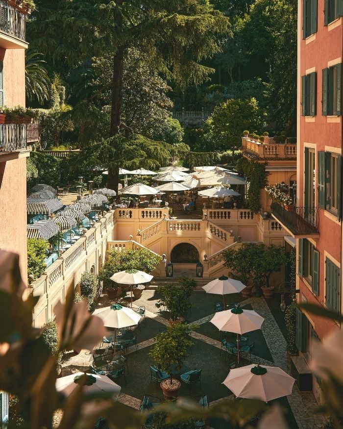 Hotel de Russie — vibe