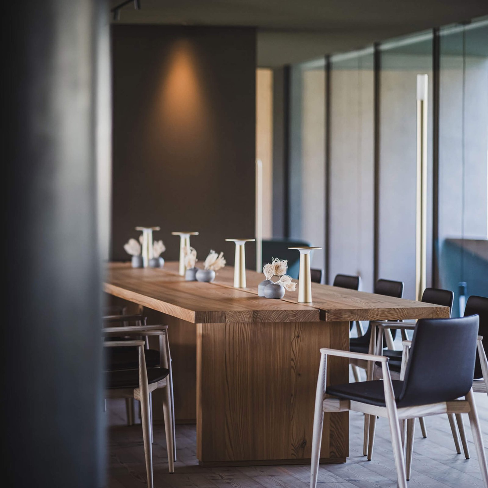 OLM Nature Escape, at the table