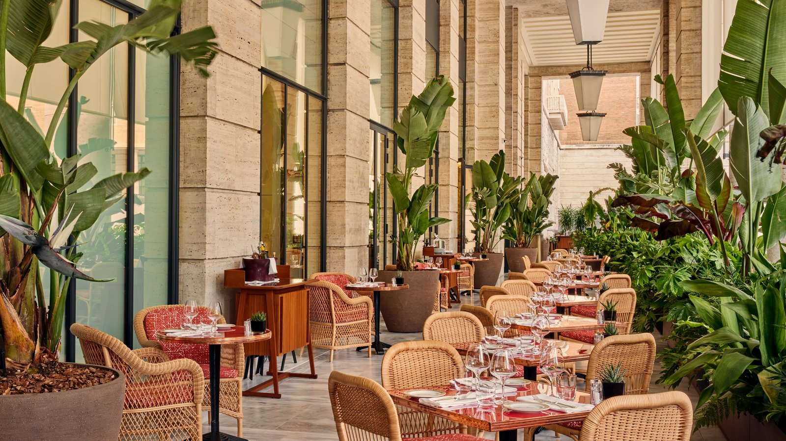Bulgari Hotel Roma, at the table