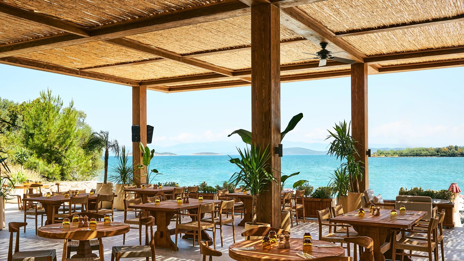 Hyde Bodrum, at the table