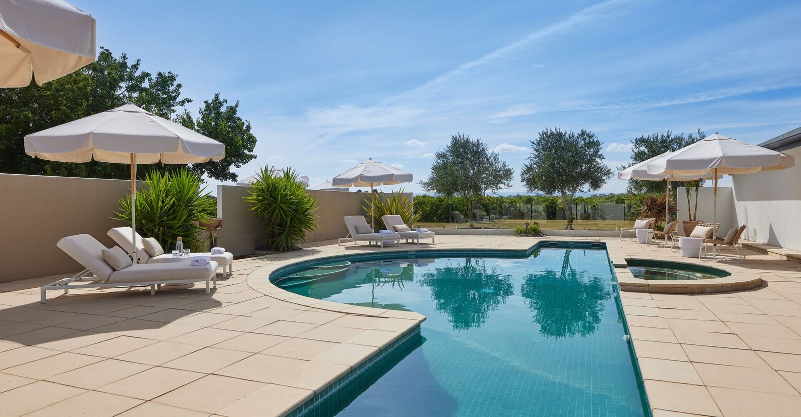 Lancemore Milawa, the pool