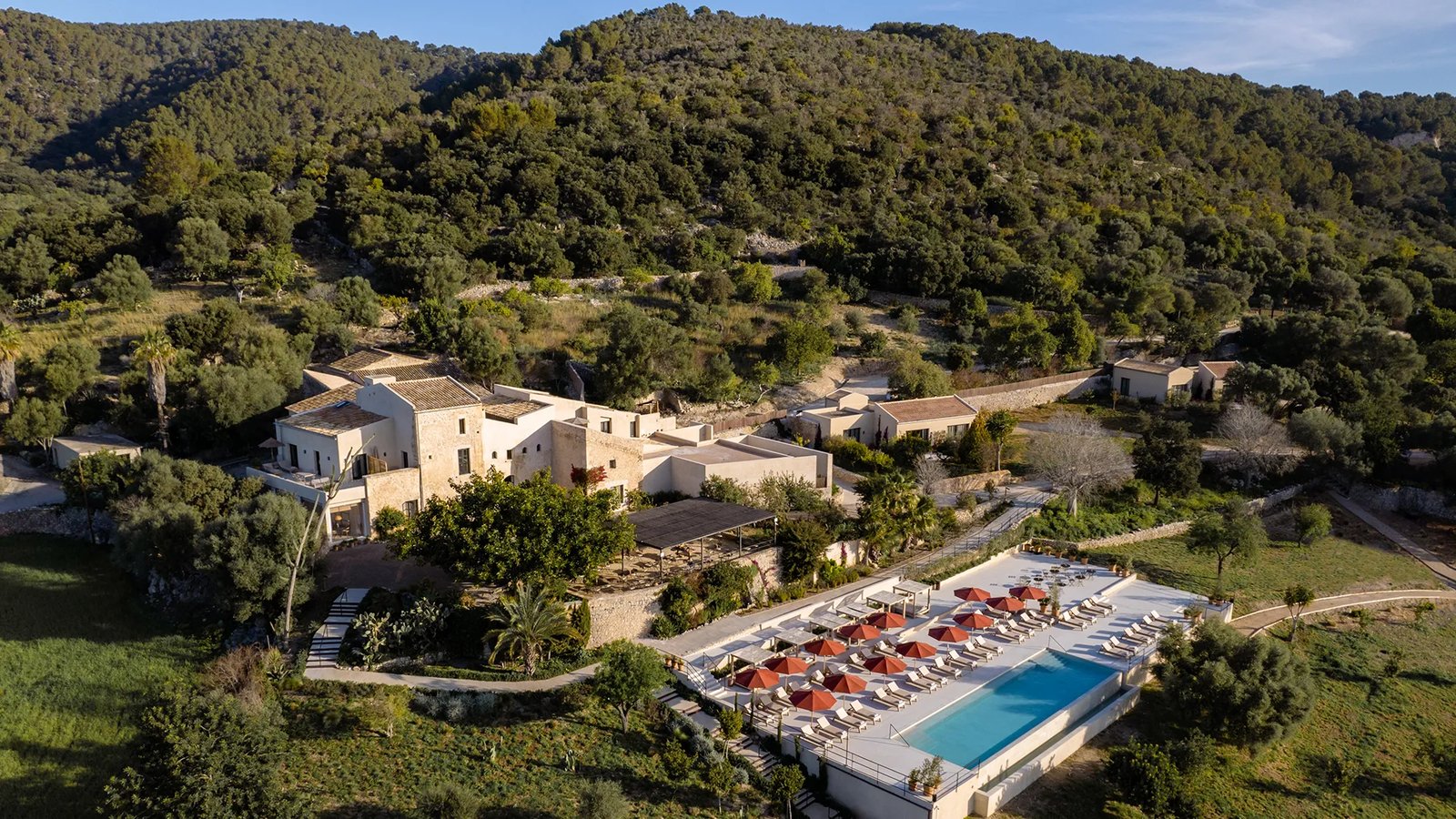 The Lodge Mallorca, backstory