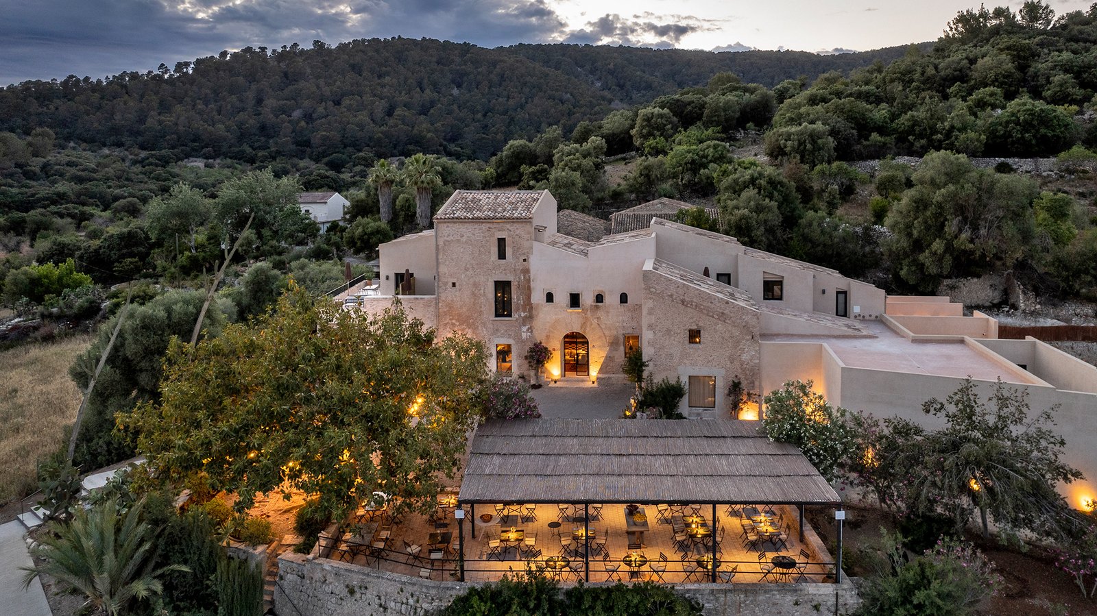 The Lodge Mallorca, backstory