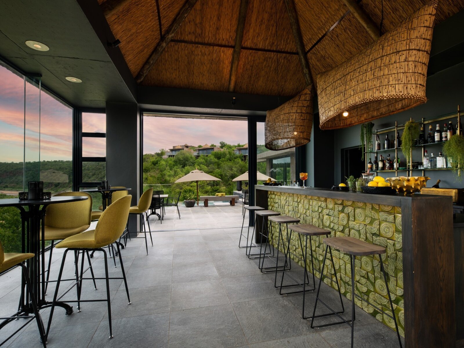 mFulaWozi Wilderness Private Game Reserve, eat & drink