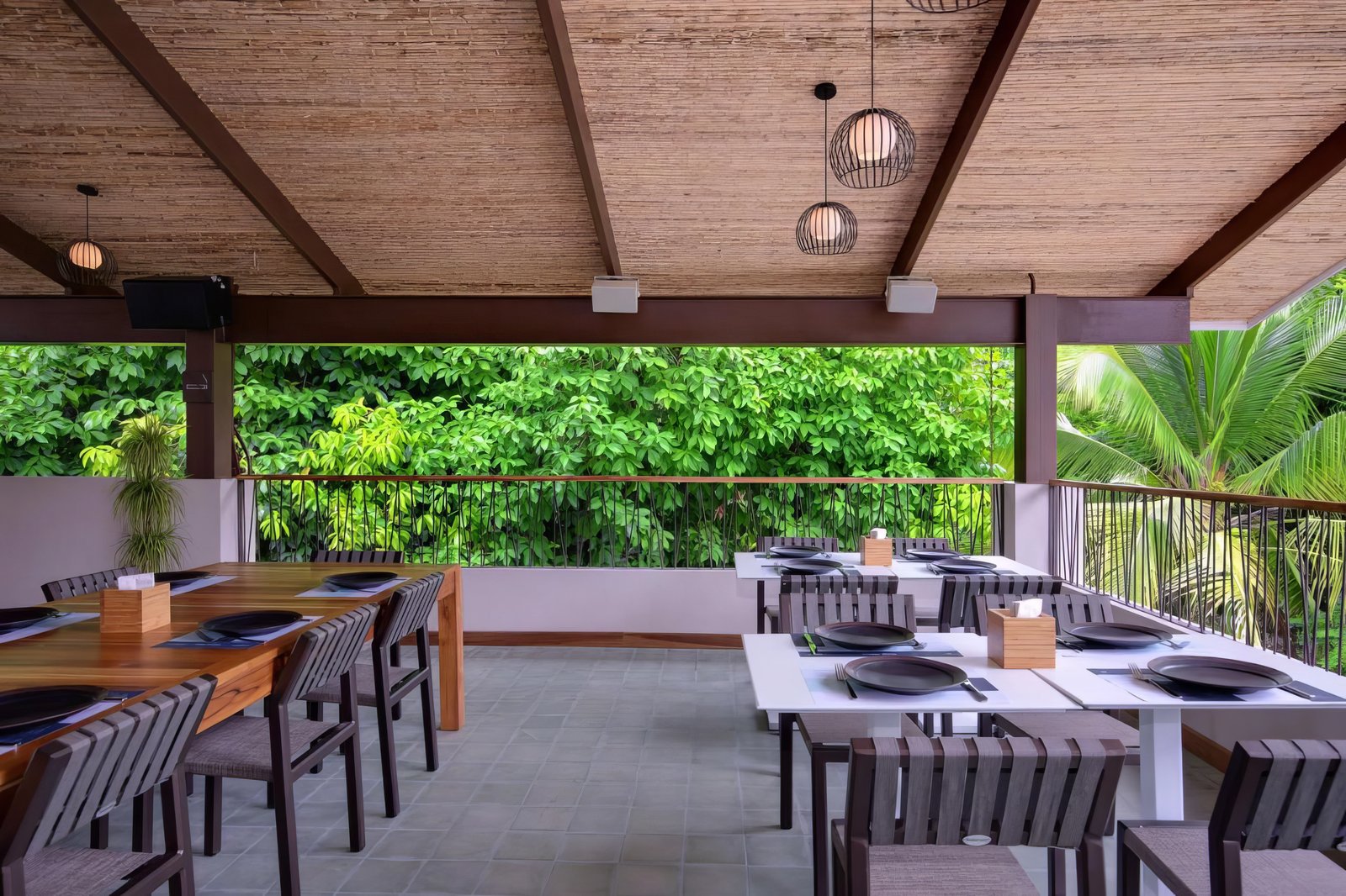 Botanika Osa Peninsula, Curio Collection by Hilton, eat & drink