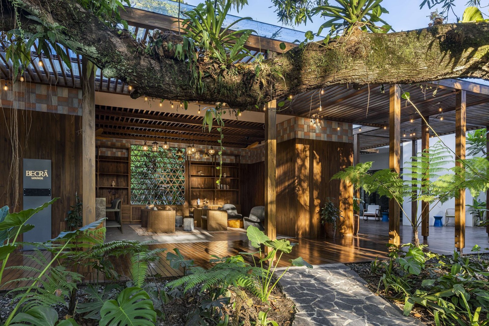 Botanika Osa Peninsula, Curio Collection by Hilton, vibe
