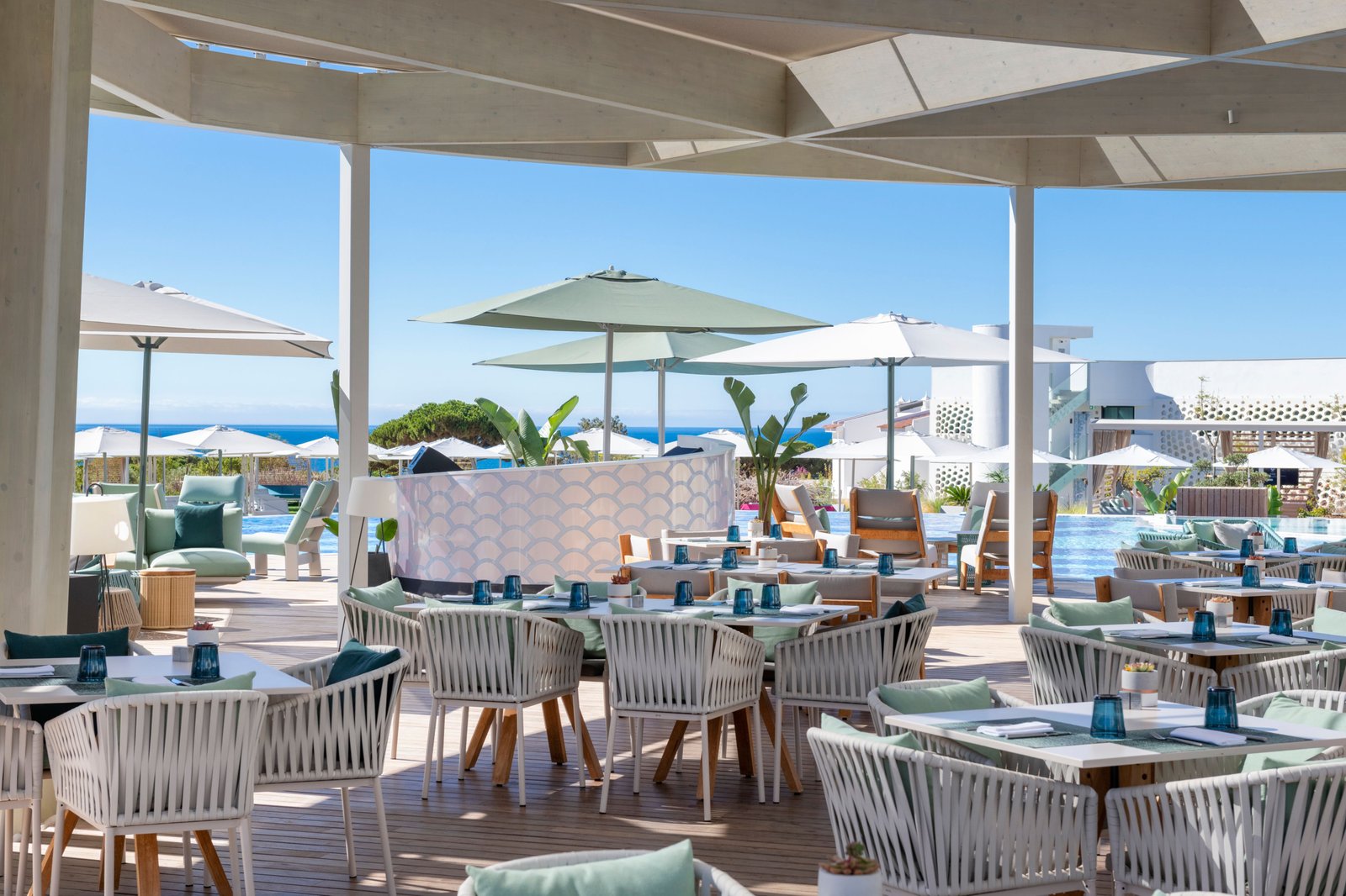 W Algarve, at the table