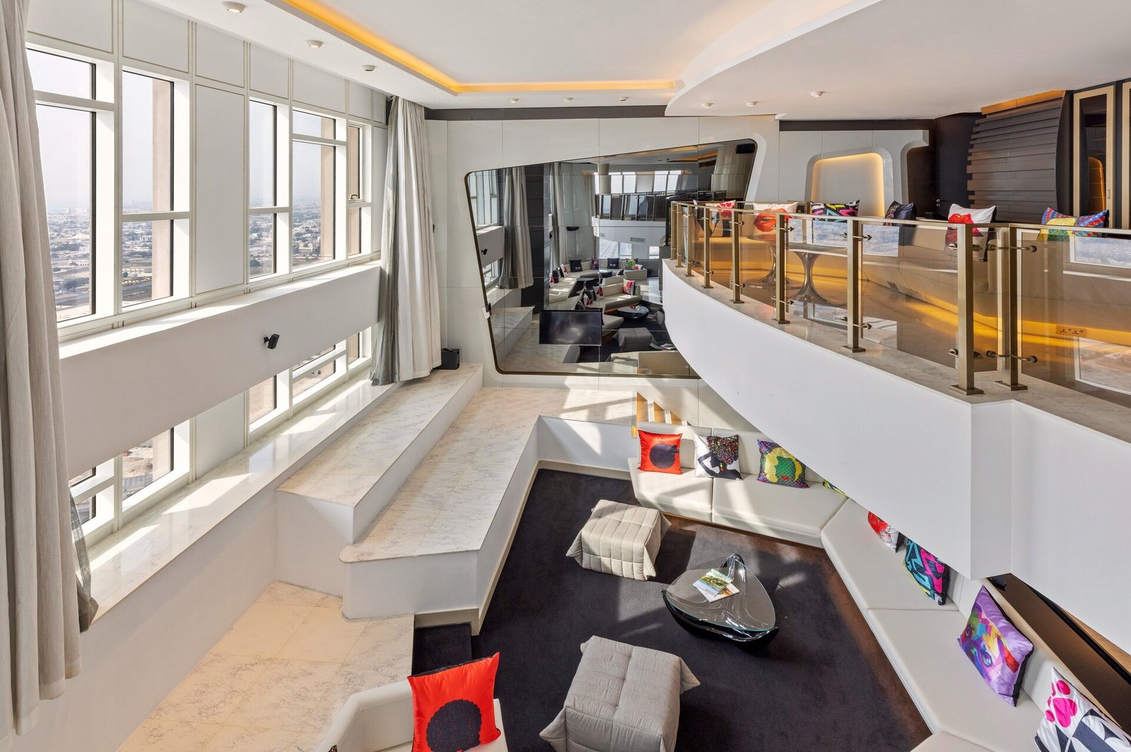 V Hotel Dubai, Curio Collection by Hilton, rooms