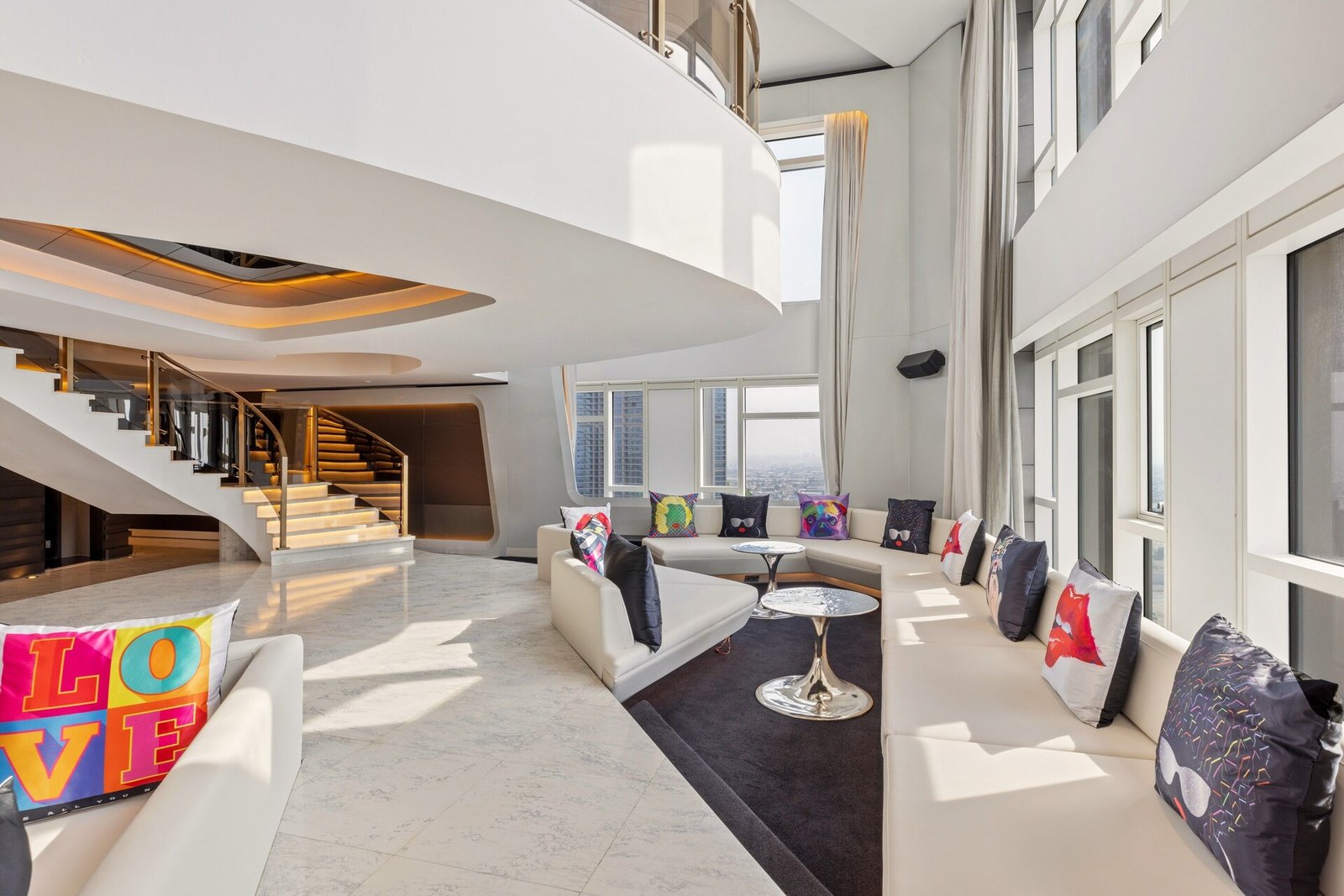 V Hotel Dubai, Curio Collection by Hilton, rooms
