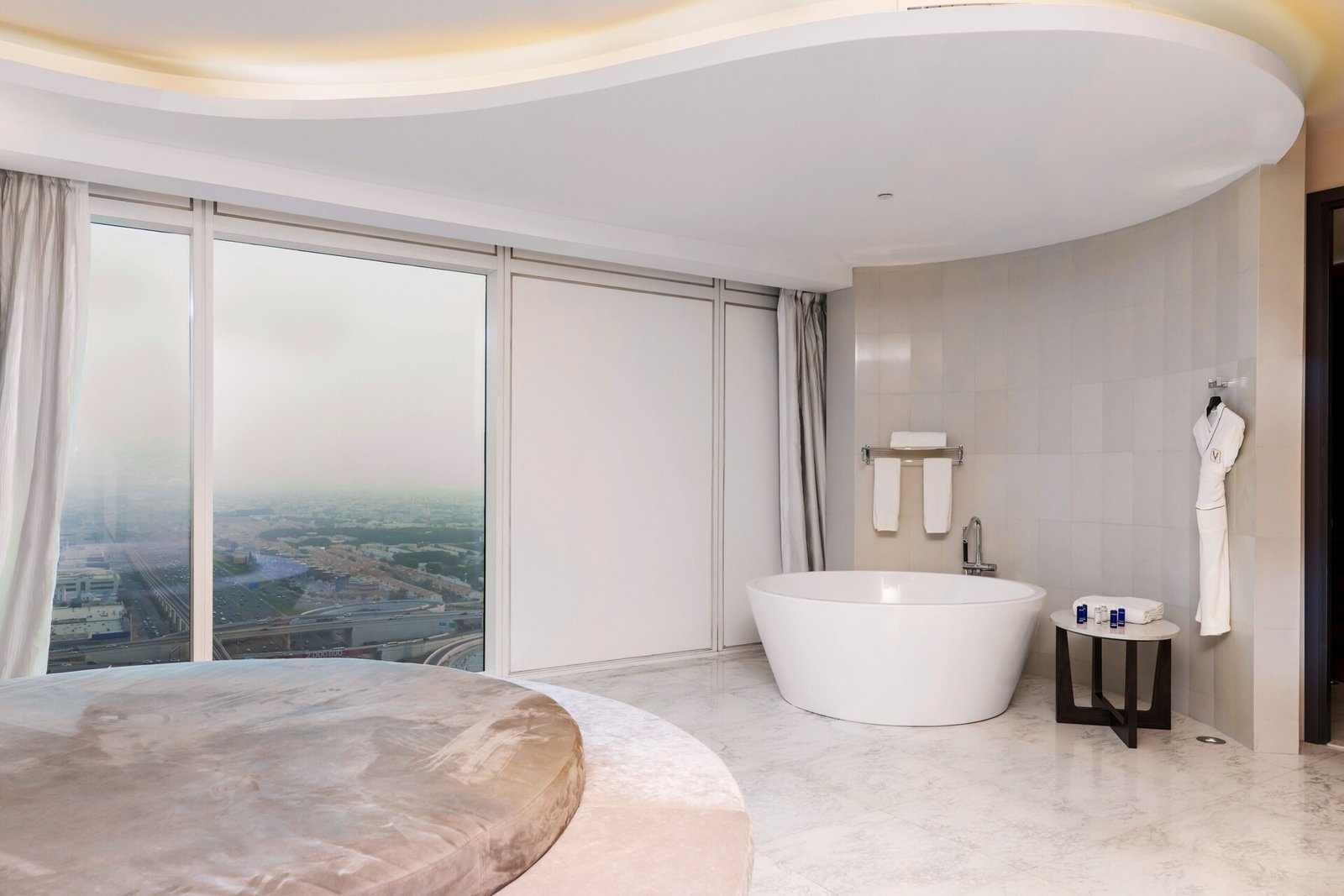 V Hotel Dubai, Curio Collection by Hilton, rooms
