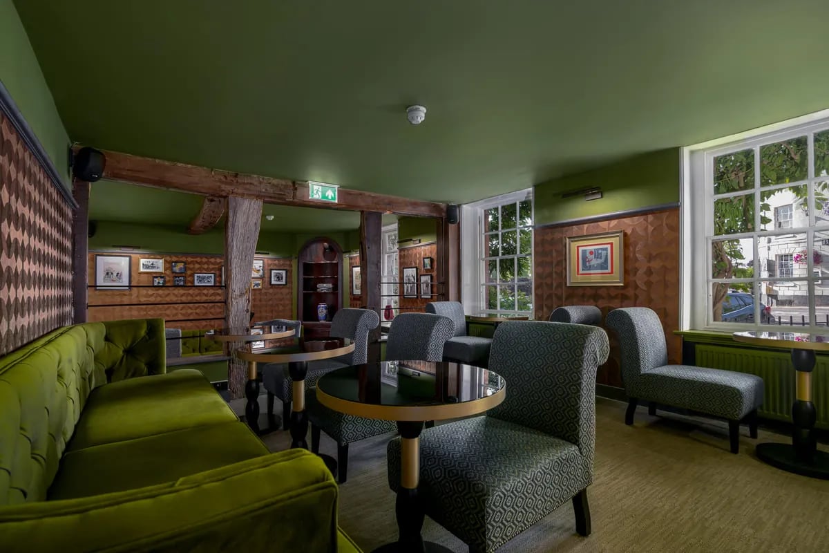 The Relais Henley, the quarterdeck bar