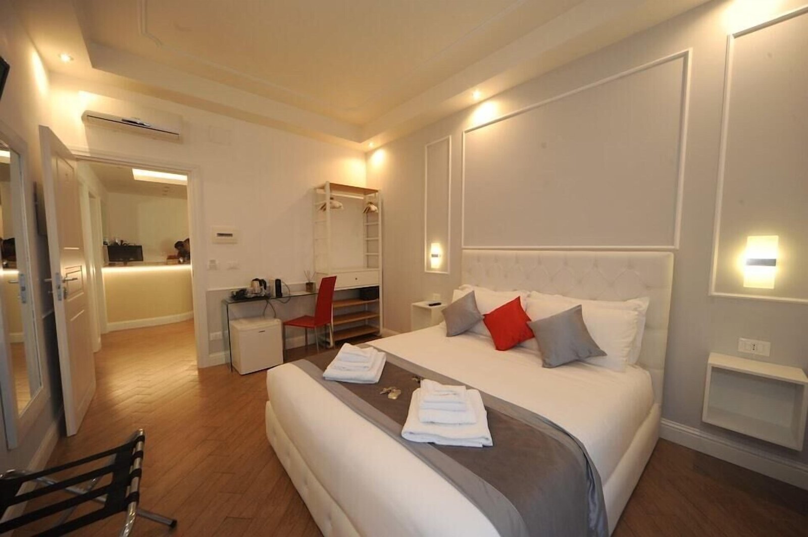 Inn Spagna — rooms