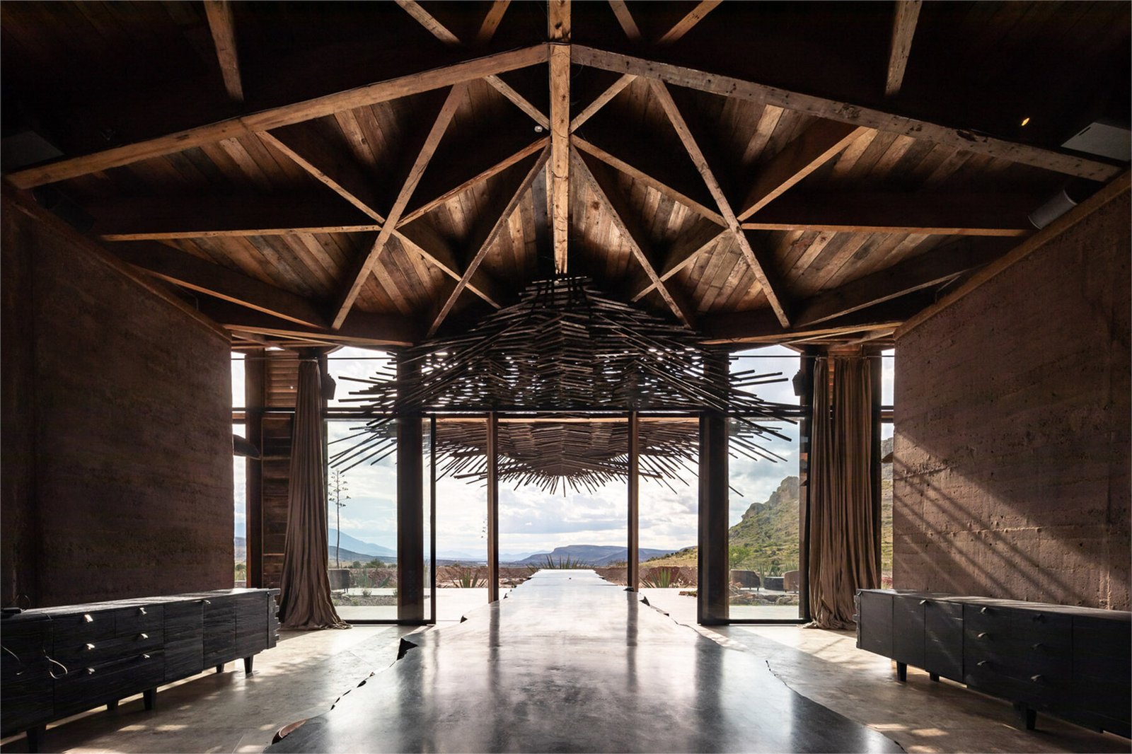 Casa Silencio