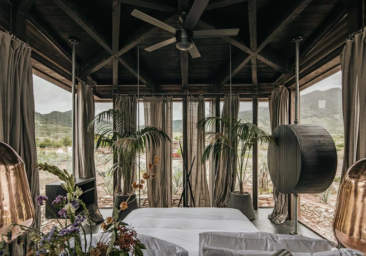 Casa Silencio, rooms