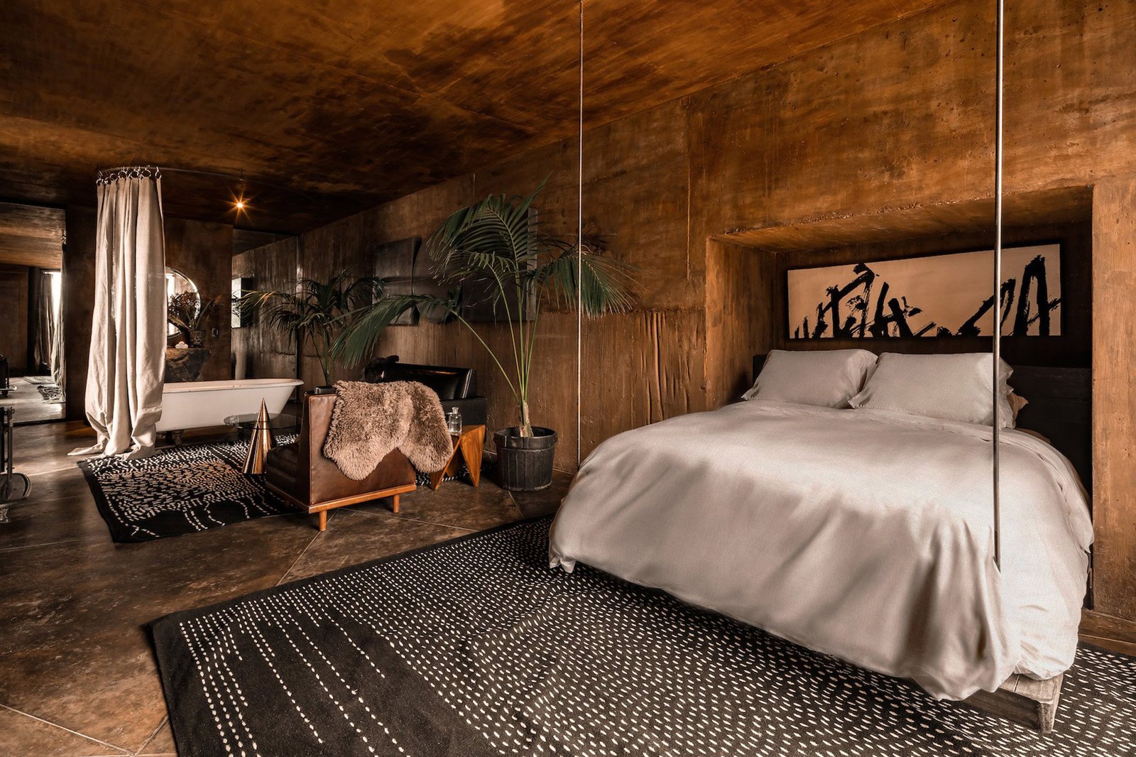 Casa Silencio, rooms