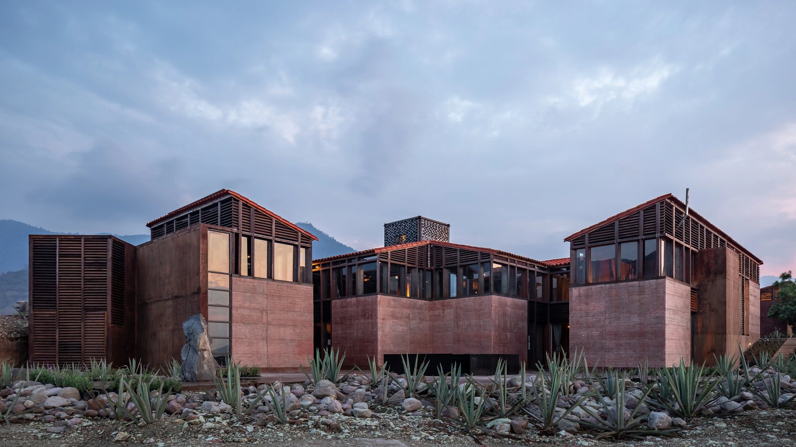 Casa Silencio, backstory