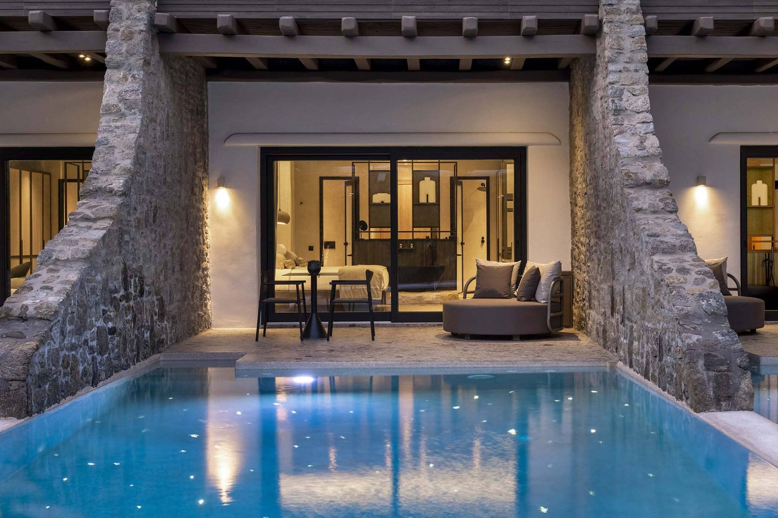 Aeonic Suites & Spa, rooms