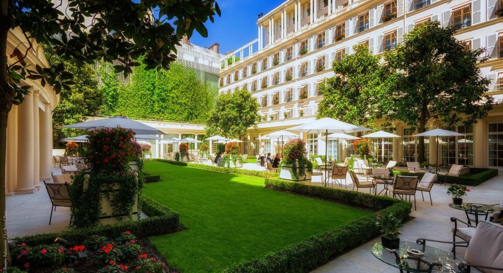 Hotel Le Bristol Paris — vibe