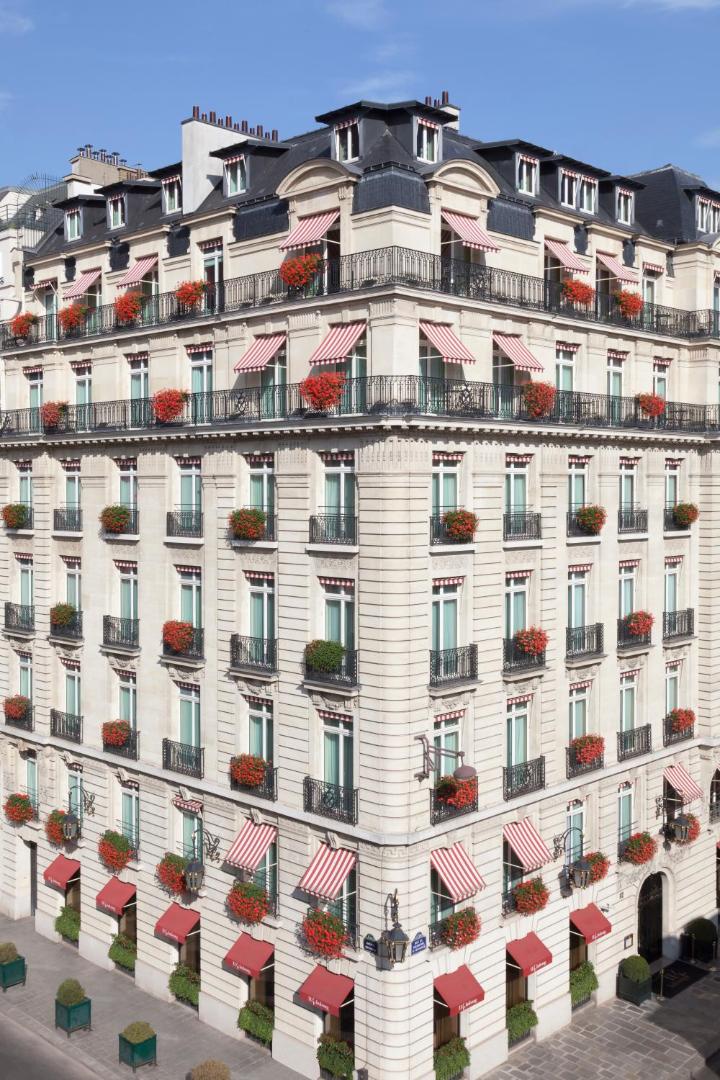 Hotel Le Bristol Paris — backstory