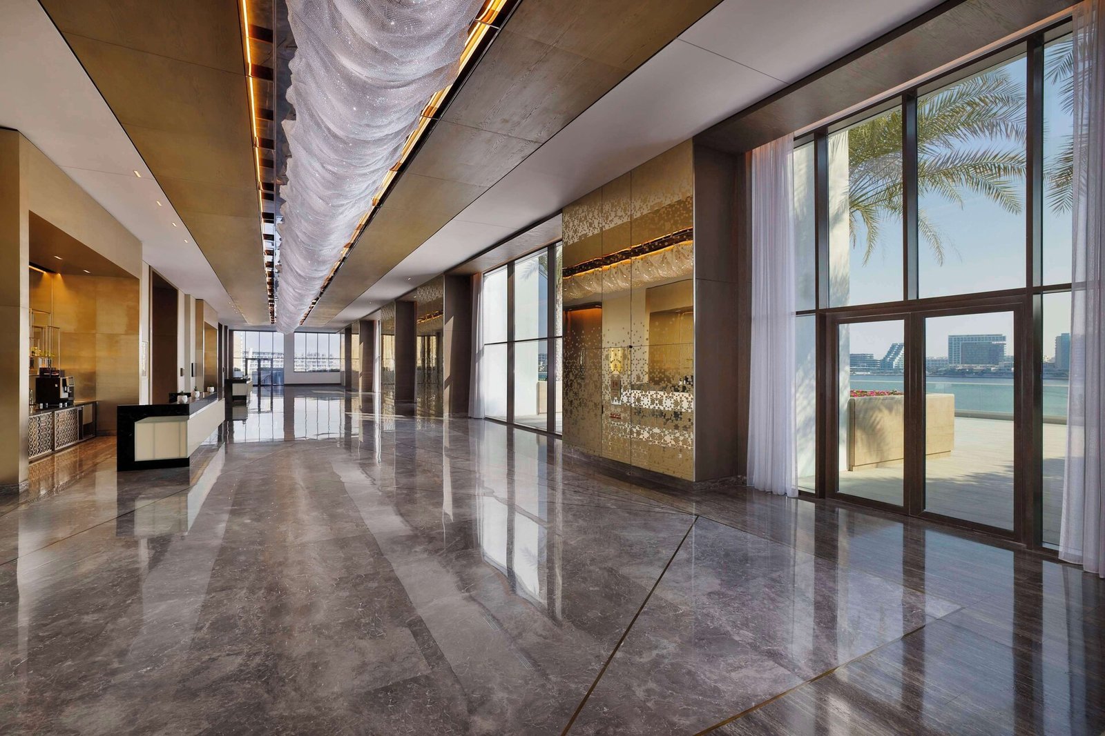 Hilton Abu Dhabi Yas Island, vibe