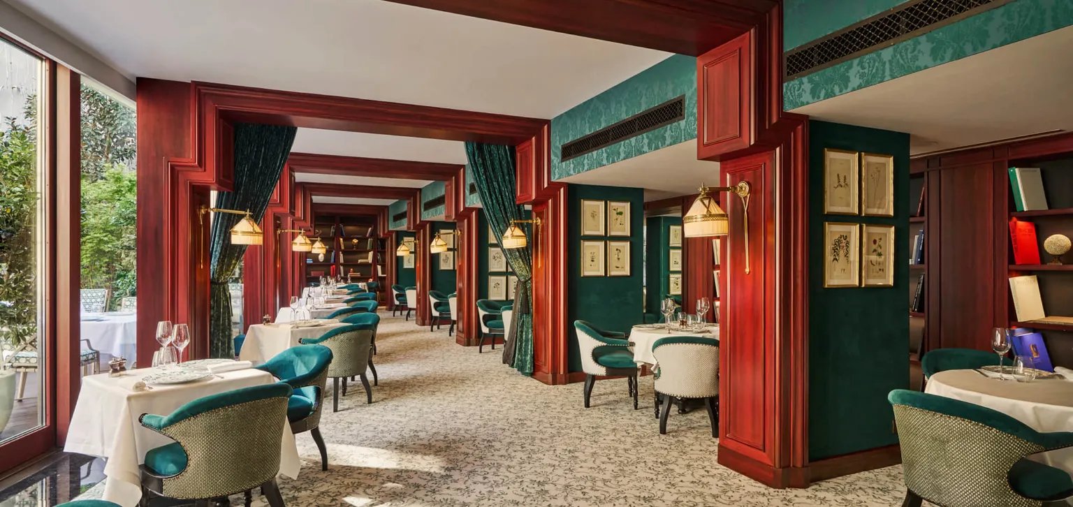 Hôtel Barrière Le Fouquet's — eat & drink
