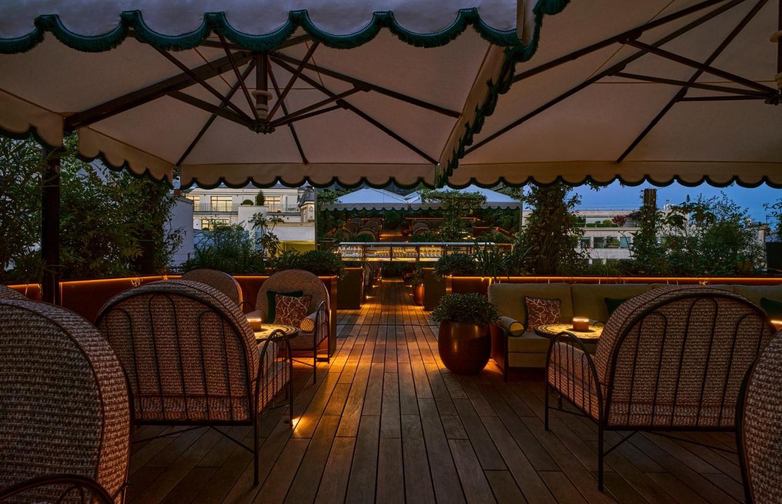 Hôtel Barrière Le Fouquet's — eat & drink