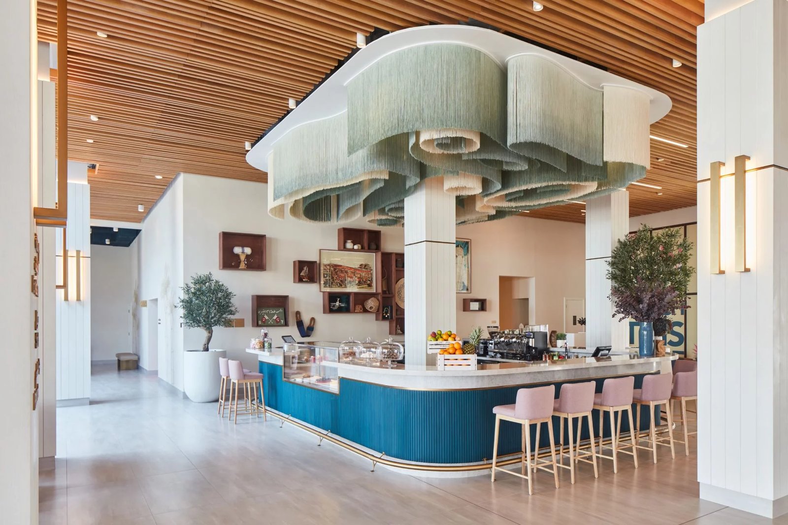 Vida Beach Resort Umm Al Quwain, eat & drink
