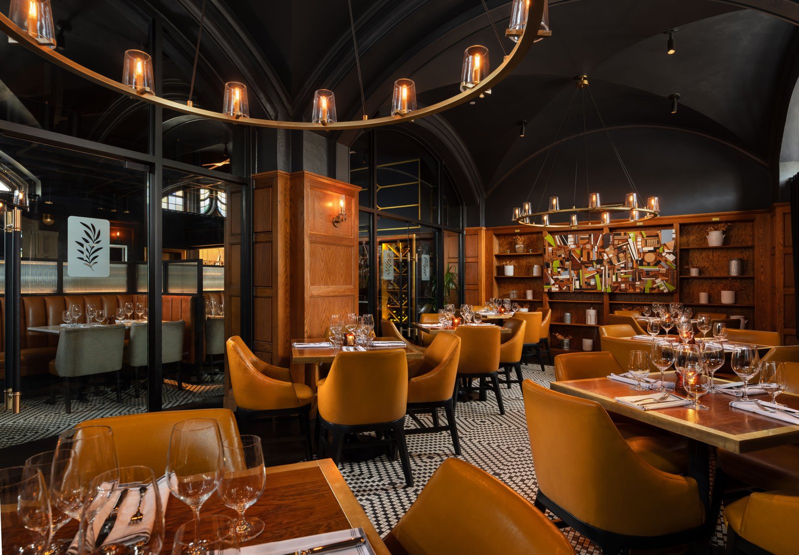 The Union Club Hotel at Purdue University, Autograph Collection, 8eleven modern bistro