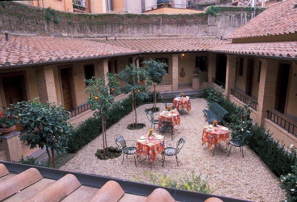 Hotel Santa Maria — vibe