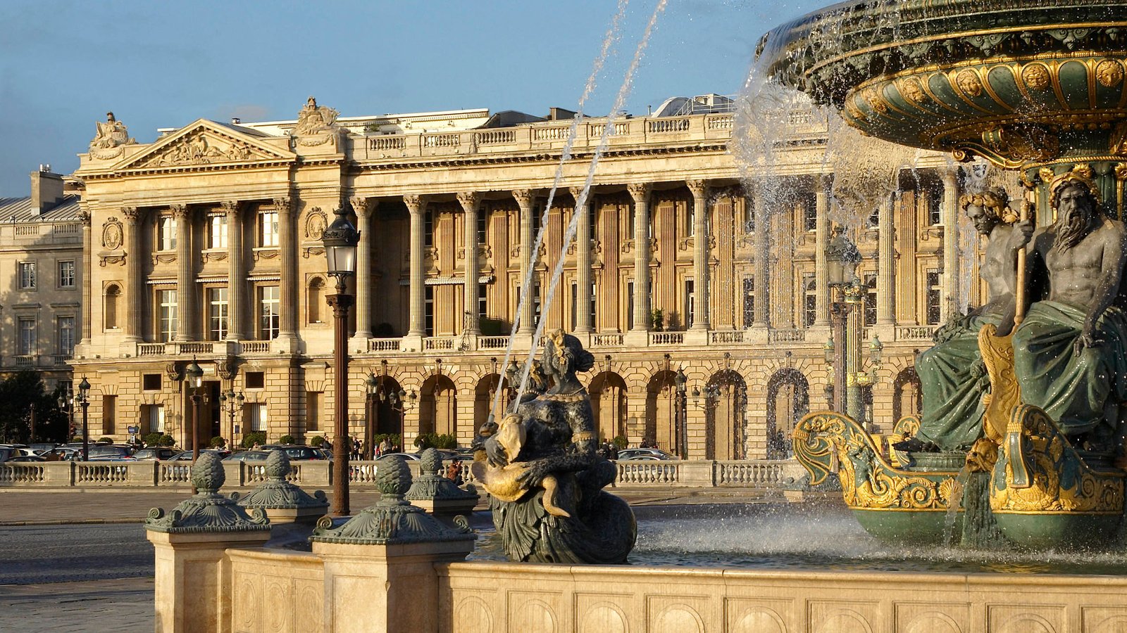 Hôtel de Crillon — backstory