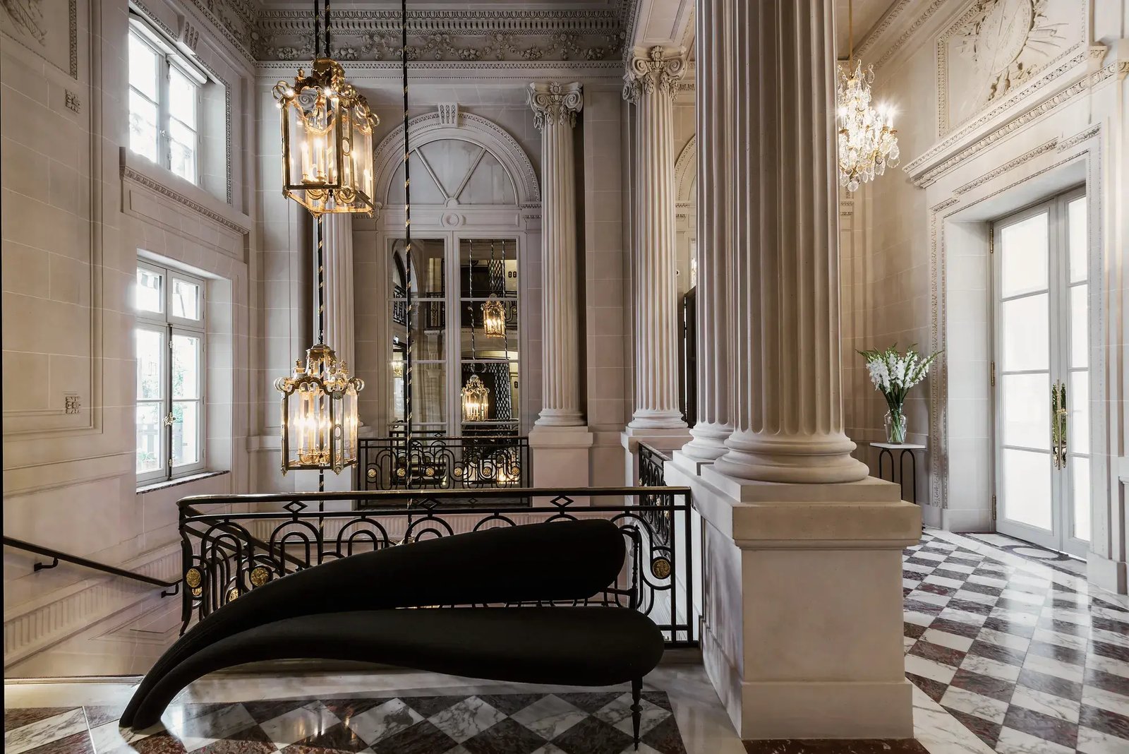 Hôtel de Crillon — vibe