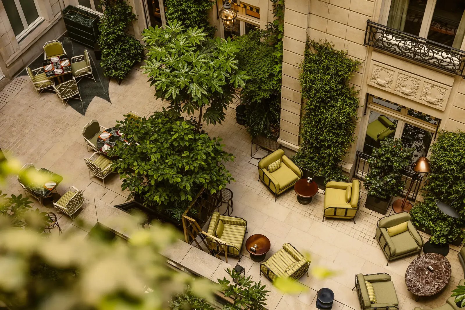 Hôtel de Crillon — vibe