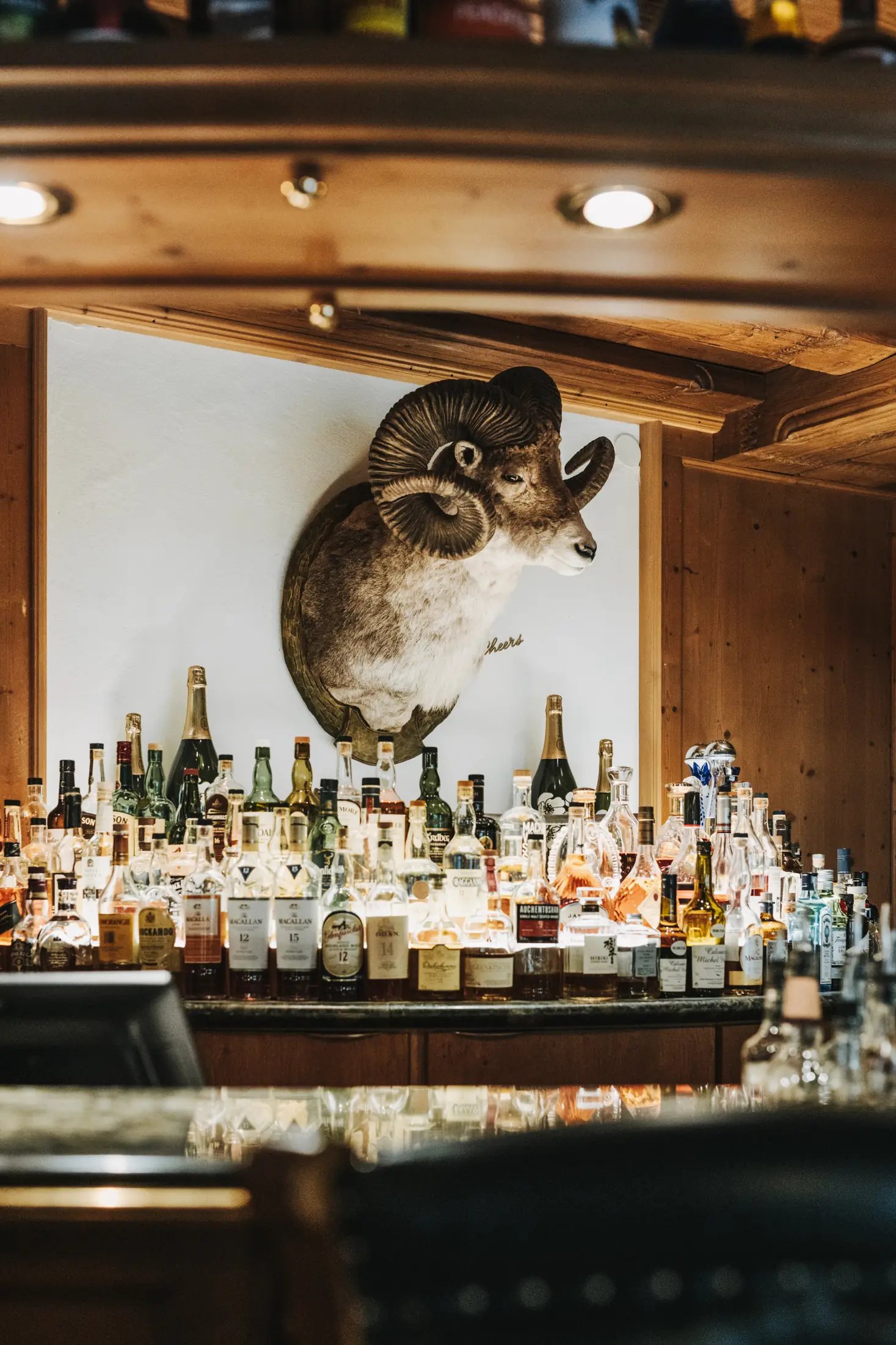 Hotel Arlberg Lech, hotel bar & fireside lounge