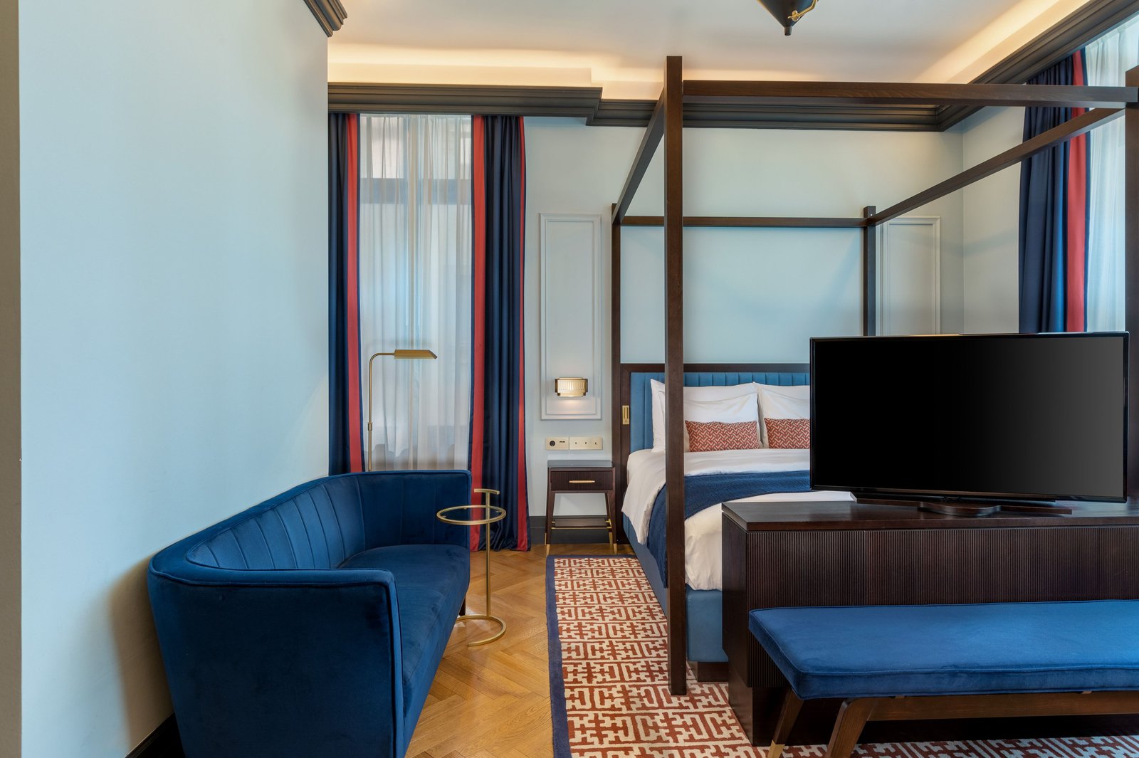 LUME Boutique Hotel