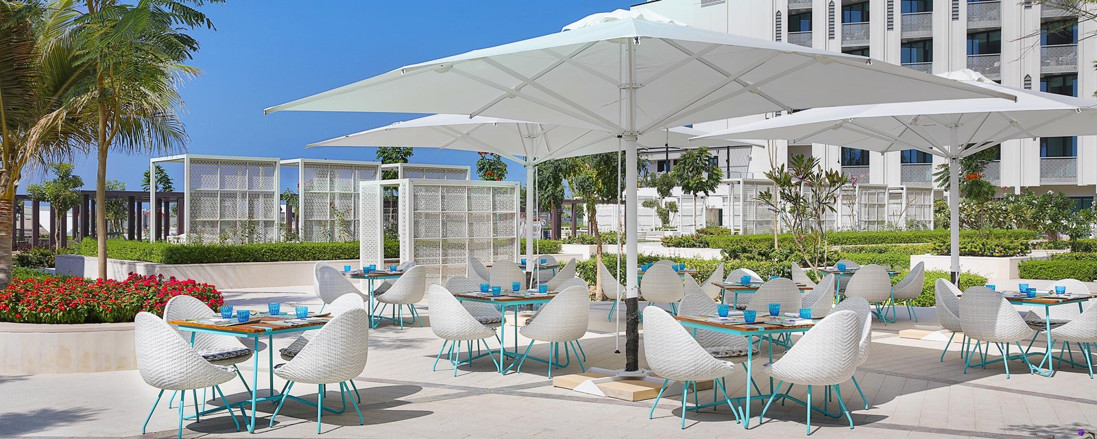 W Muscat, eat & drink