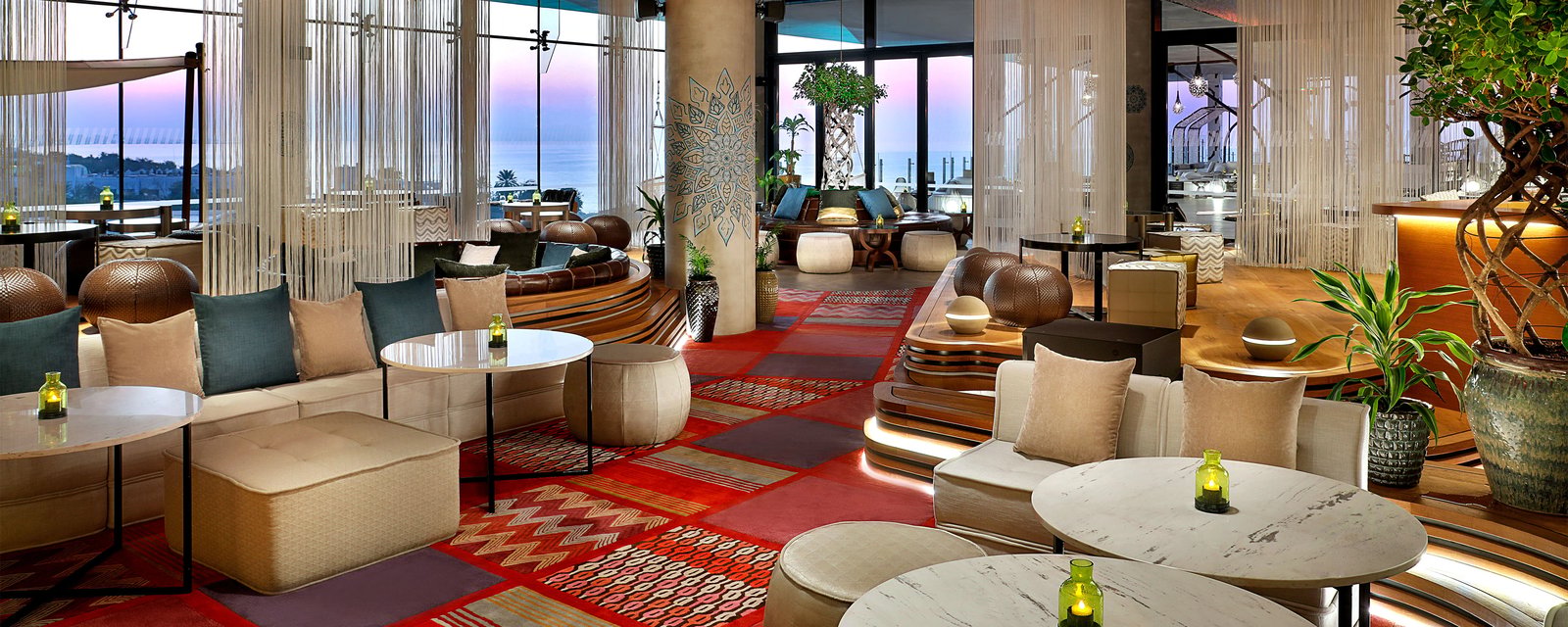 W Muscat, eat & drink