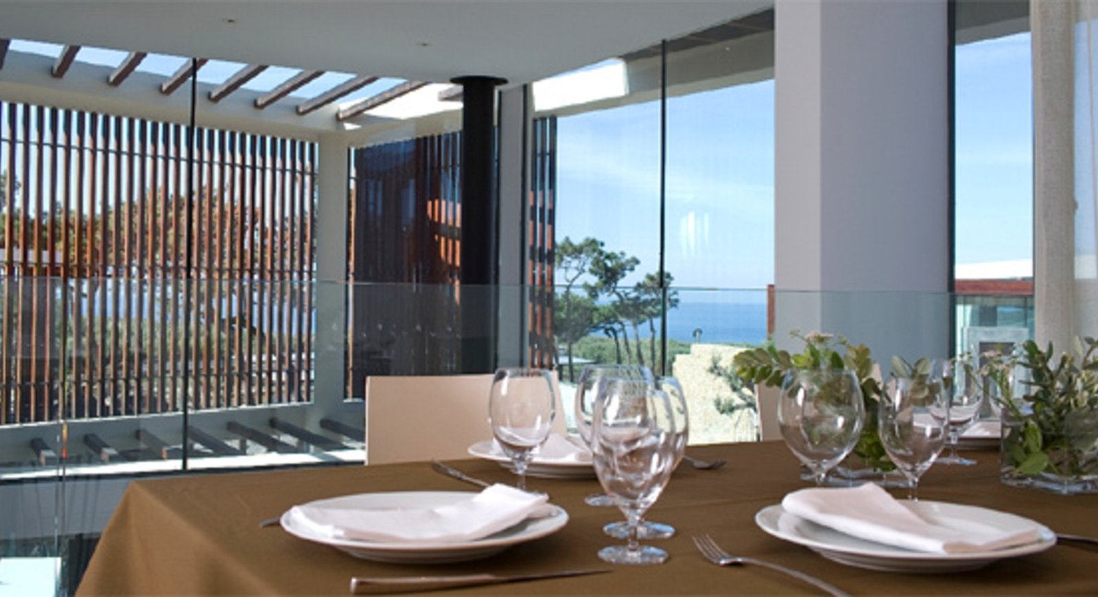 Areias do Seixo, at the table