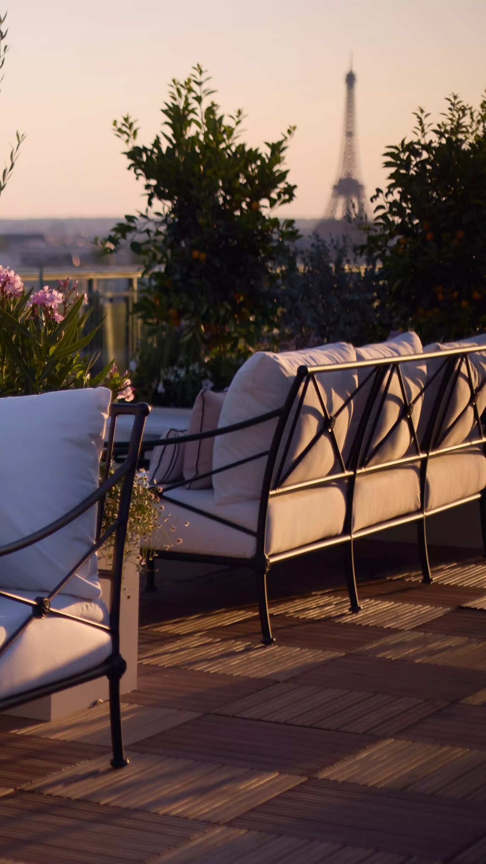 Cheval Blanc Paris Hotel — vibe