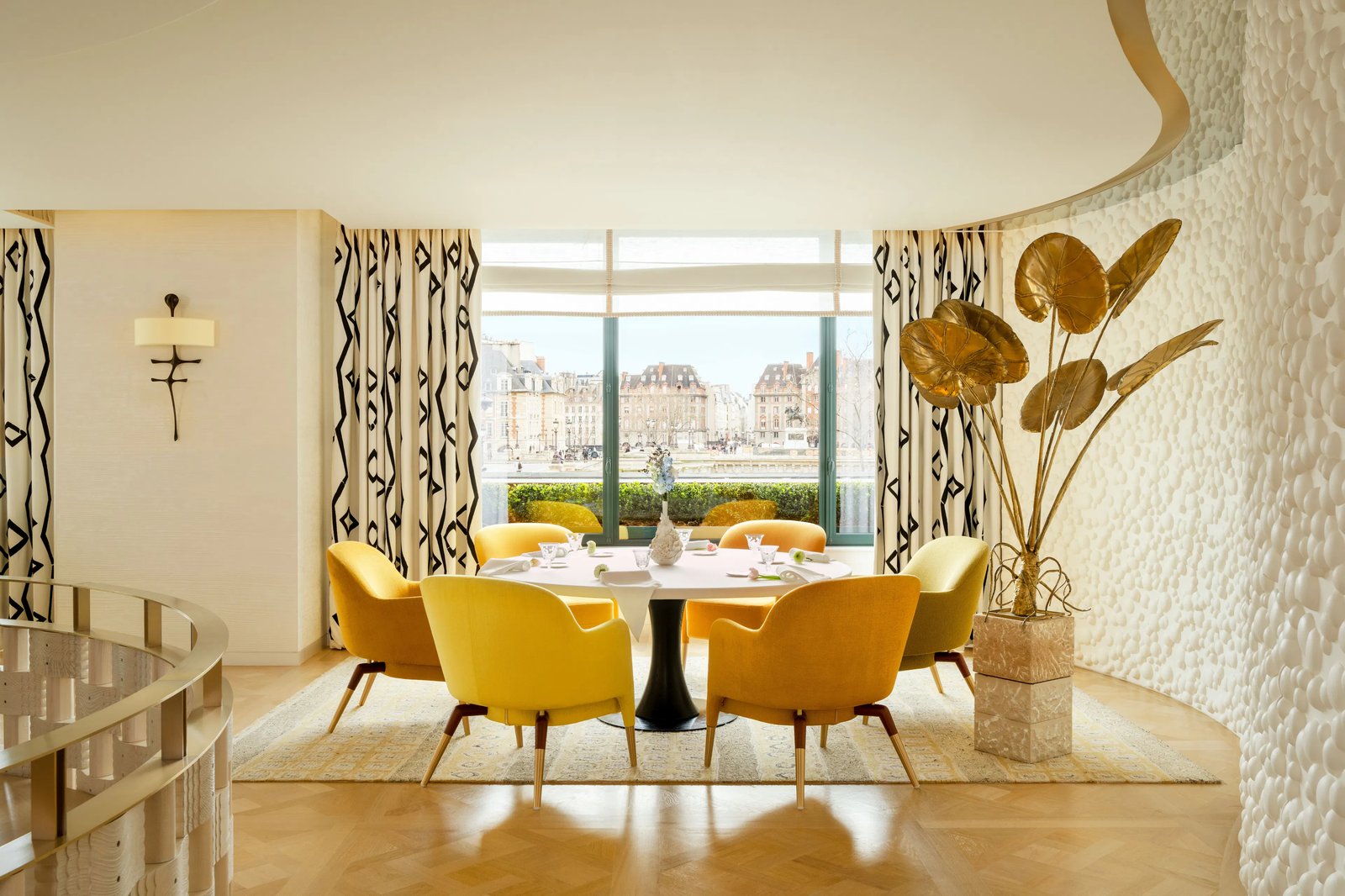 Cheval Blanc Paris Hotel — eat & drink