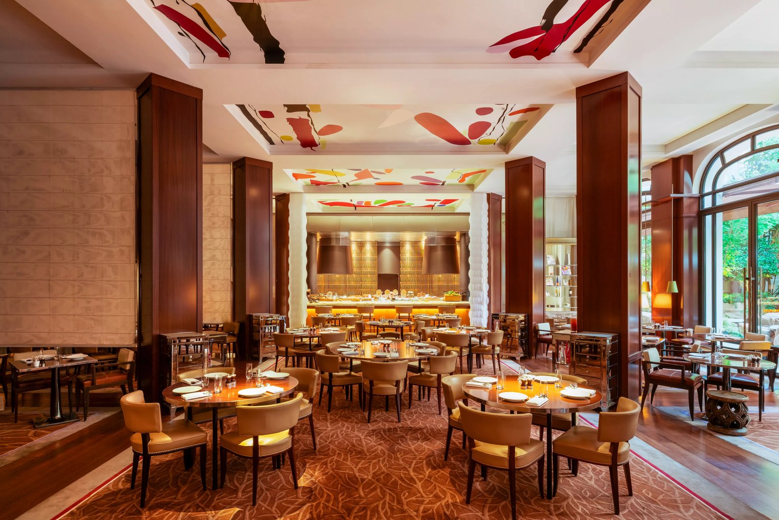 Le Royal Monceau – Raffles Paris, at the table